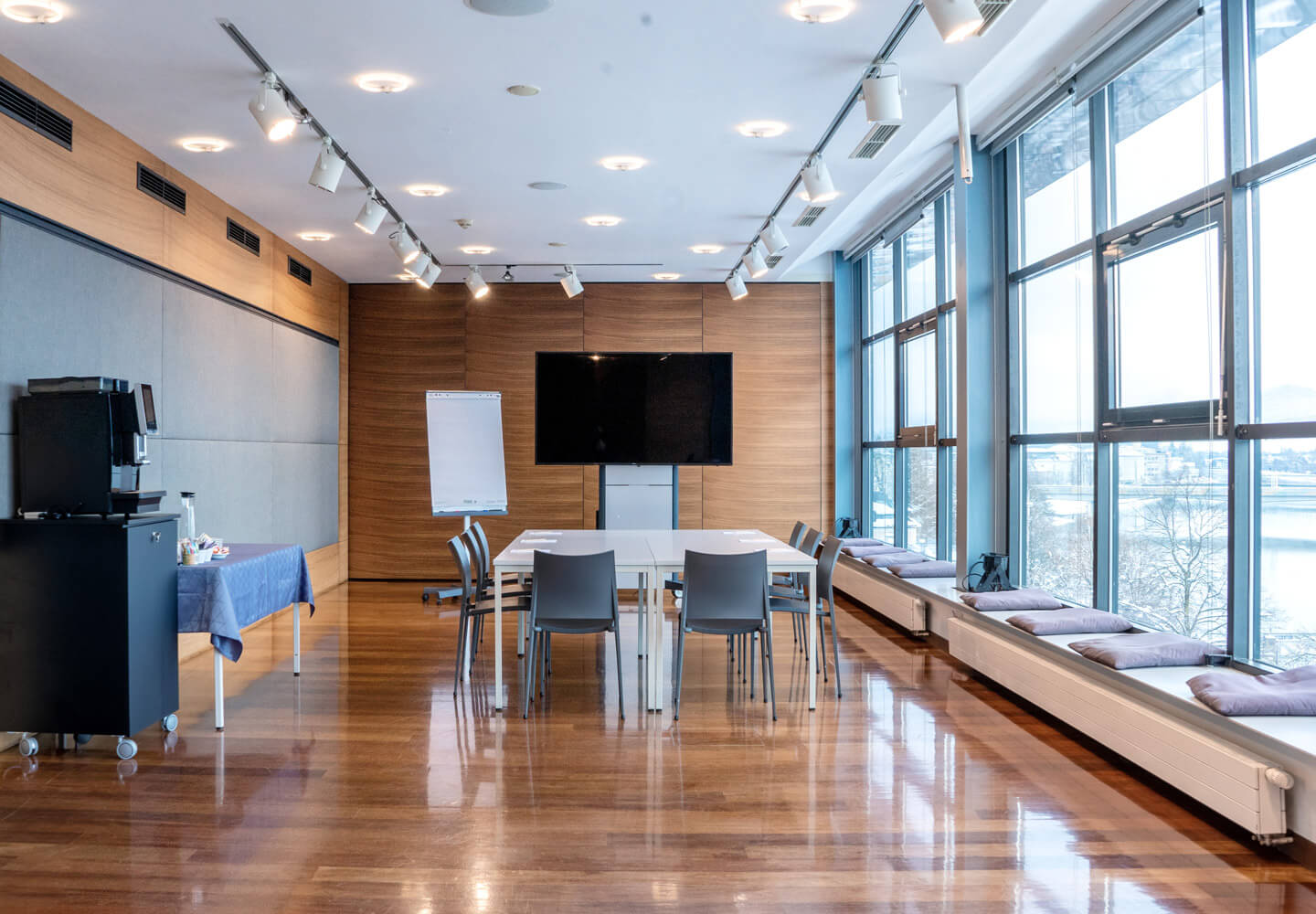 Besprechungsraum im Penthouse des LOFT Salzburg.